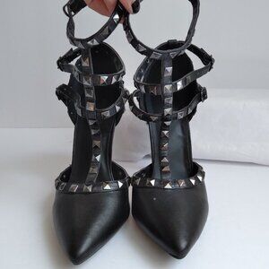 Black Pointed Toe 5 Brass Studded Strap Gladiator Style Stiletto Heels sz 7